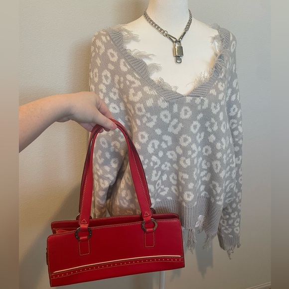 Rue21 Gray and White Leopard V-Neck Sweater - Picture 2 of 4